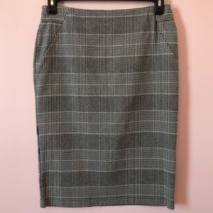 Stretch Black & White Plaid Skirt